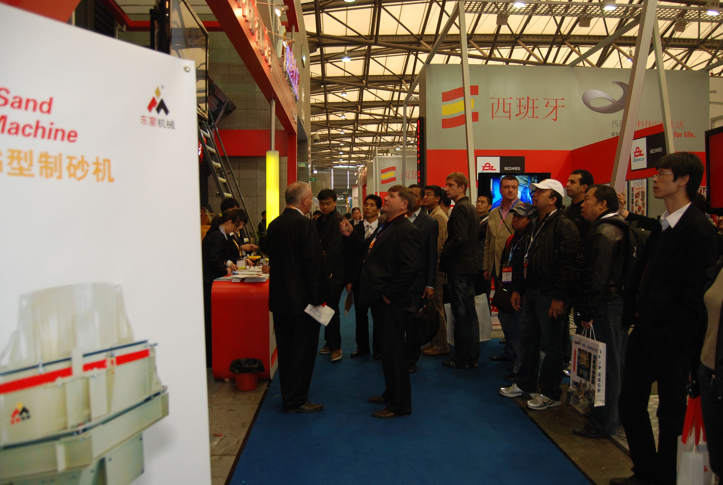 上海東蒙路橋參展國際寶馬展  向世界展示中國破碎機(jī)優(yōu)良品