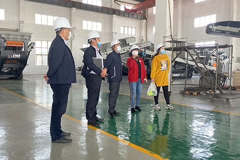 【春風(fēng)送暖，戰(zhàn)“疫”有情】奉賢區(qū)奉城鎮(zhèn)領(lǐng)導(dǎo)蒞臨東蒙，慰問公司疫情防控一線職工