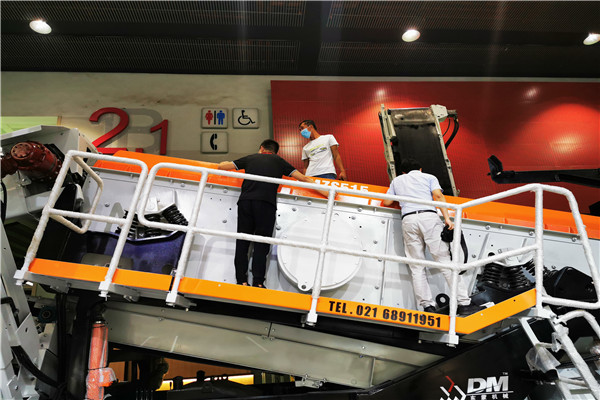 【現(xiàn)場直擊】第六屆廣州砂石展第二天盛況依舊！東蒙現(xiàn)場火熱出爐！